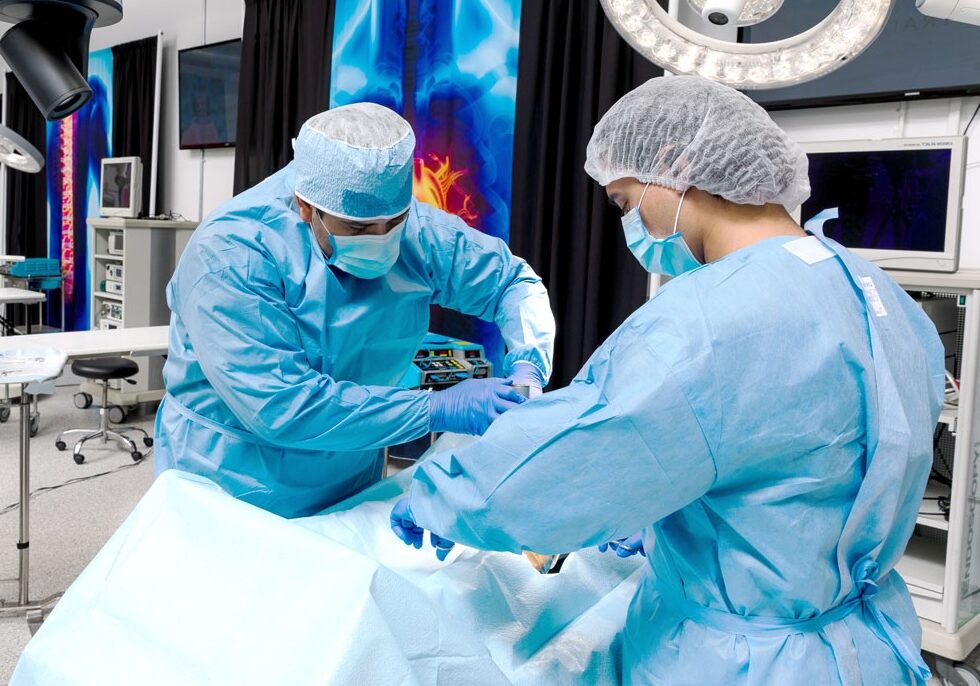 student-practicing-on-cadaver